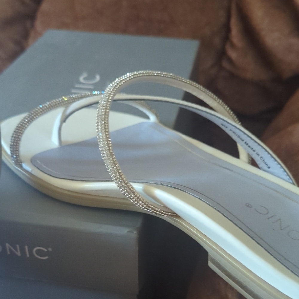 Vionic Silver Strappy Sandals Size 9 - image 1